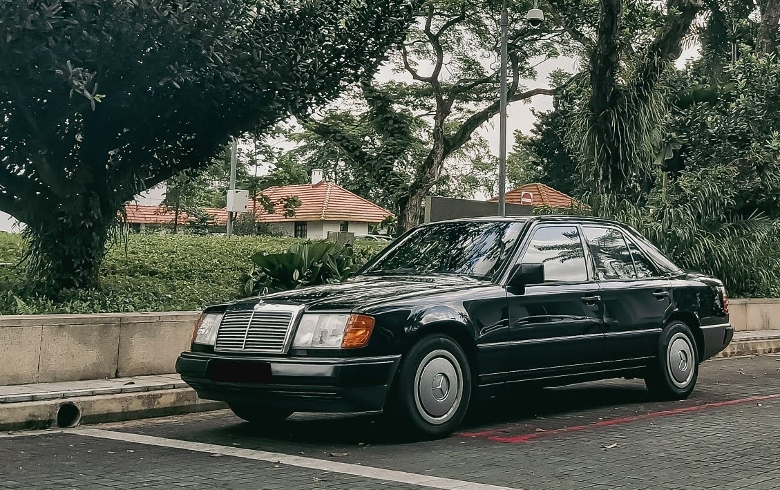 New to #LenspeedOwned: Mercedes-Benz W124 300E